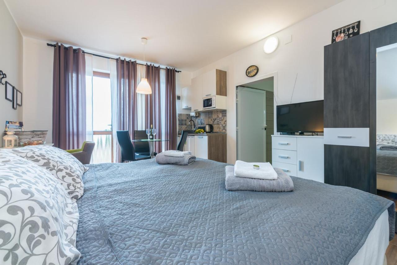 Apartman Chiara Fiume Esterno foto